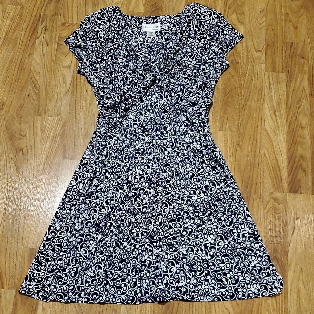 NorthStyle V-Neck Cap Sleeve Navy & White Swirl Dress Womens 8P